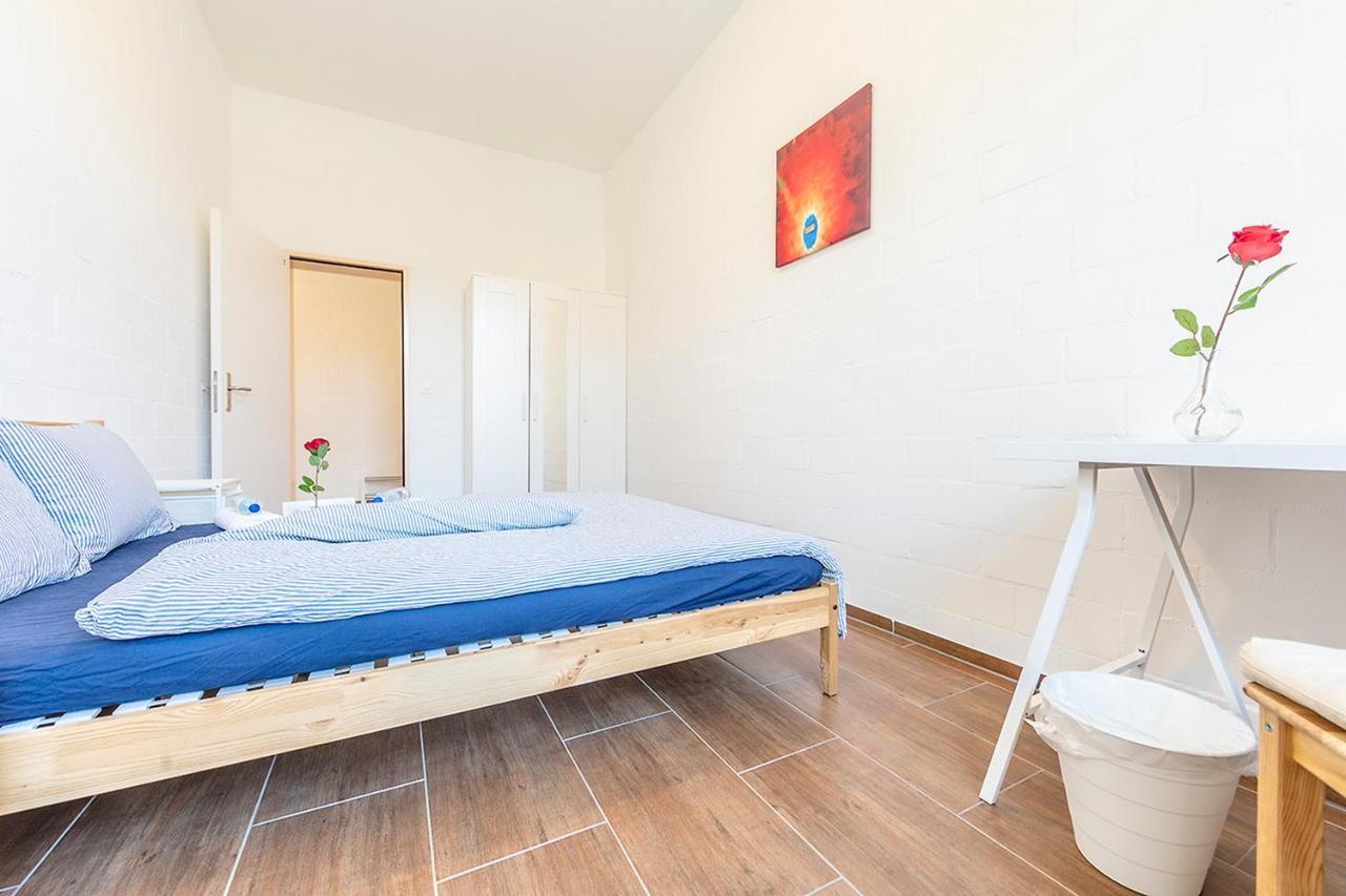 Simple Rooms - Yellow Inn St. Gallen Exterior foto