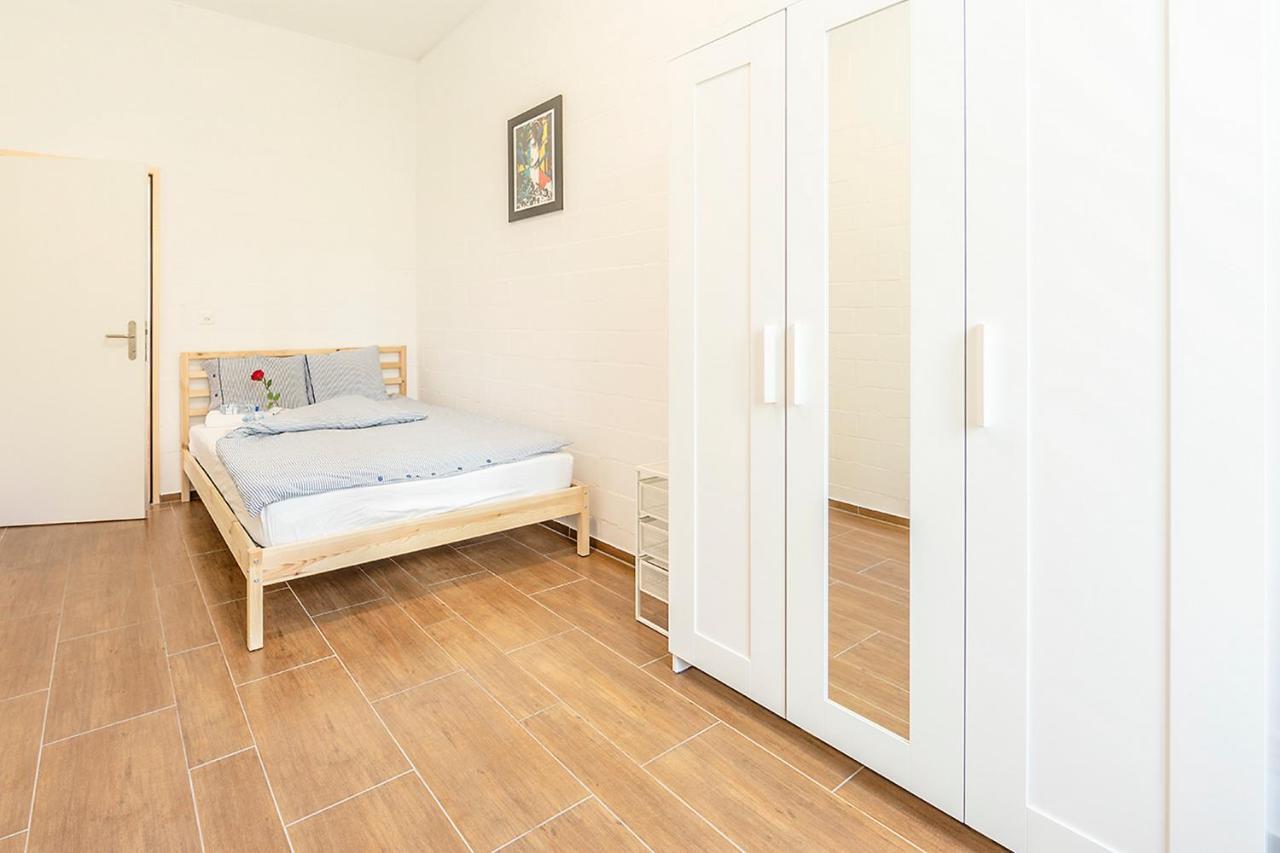 Simple Rooms - Yellow Inn St. Gallen Exterior foto