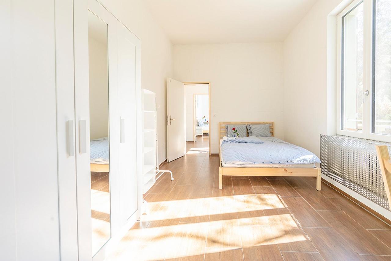 Simple Rooms - Yellow Inn St. Gallen Exterior foto